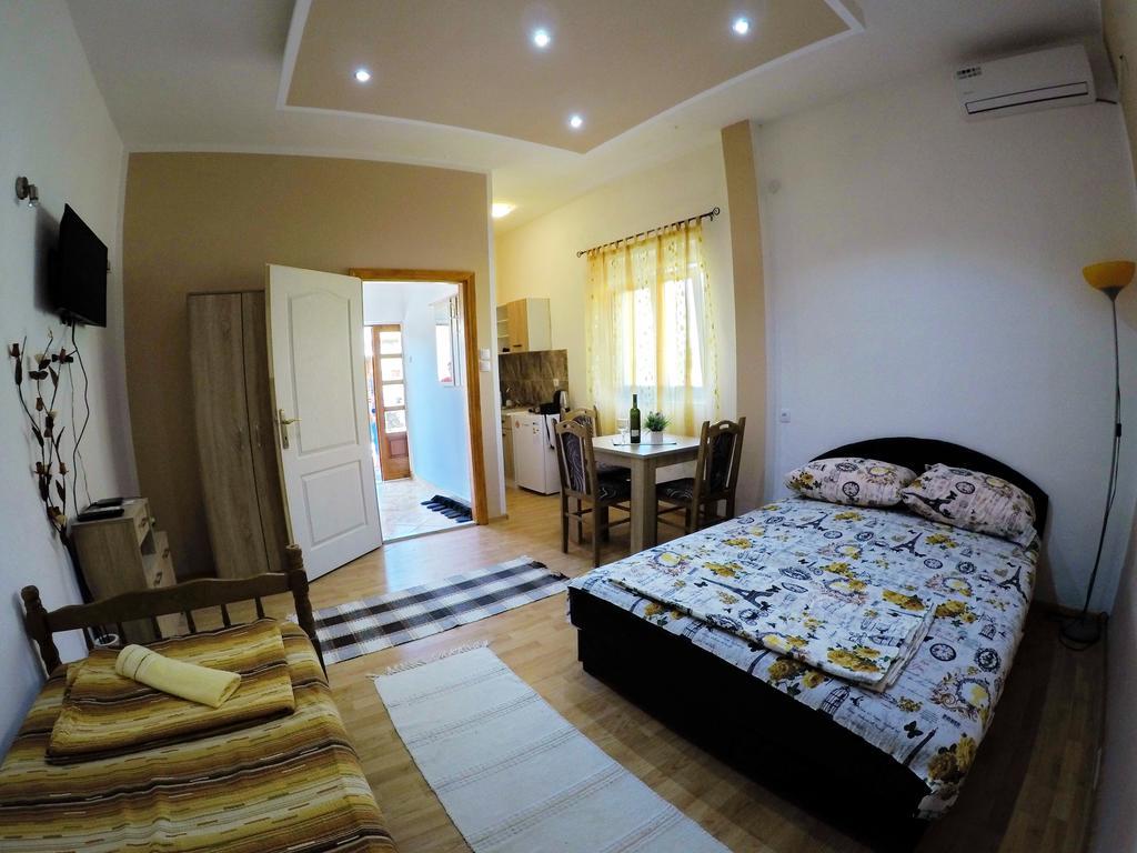 Apartmani Kosjerina Trebinje Exterior foto